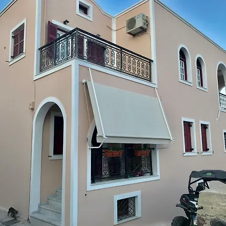 2 Gasthof Fira (Santorini)